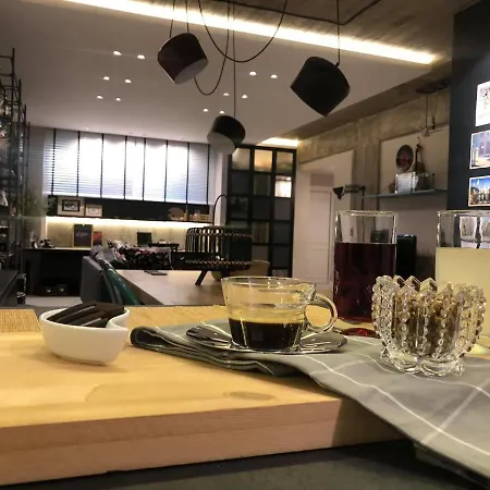 Amazing Semi-basement Art Easy Walk To Centre Διαμέρισμα *