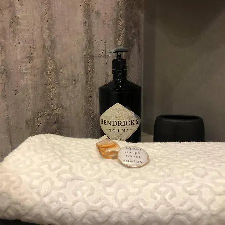 Amazing Semi-basement Art Easy Walk To Centre Ναύπλιο