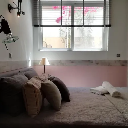 Apartment Amazing Semi-basement Art Easy Walk To Centre Nafplio