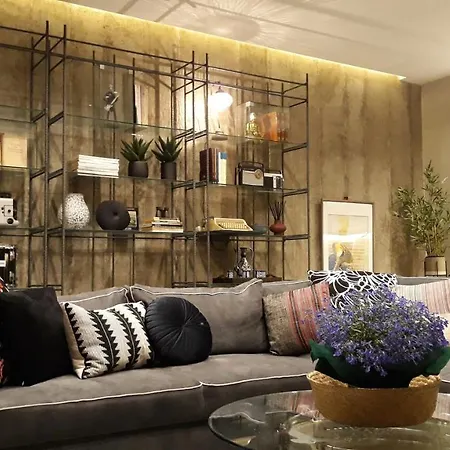 アパート Amazing Semi-basement Art Easy Walk To Centre ナフプリオ