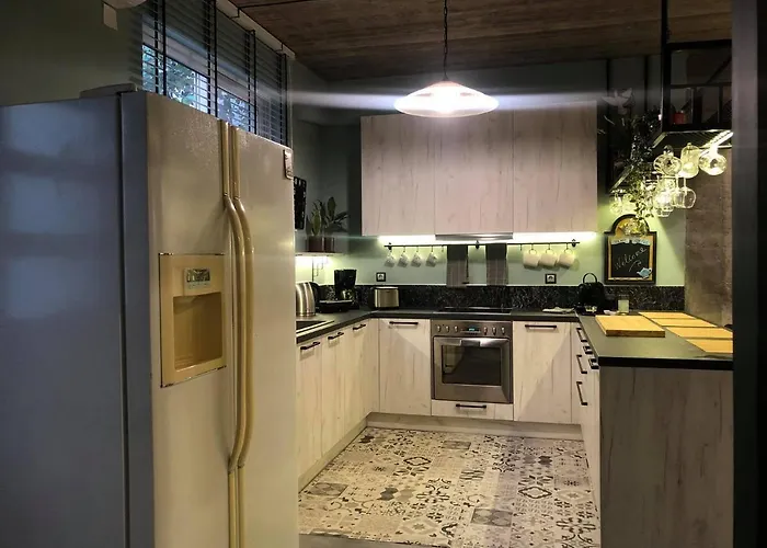 شقة Amazing Semi-basement Art Easy Walk To Centre