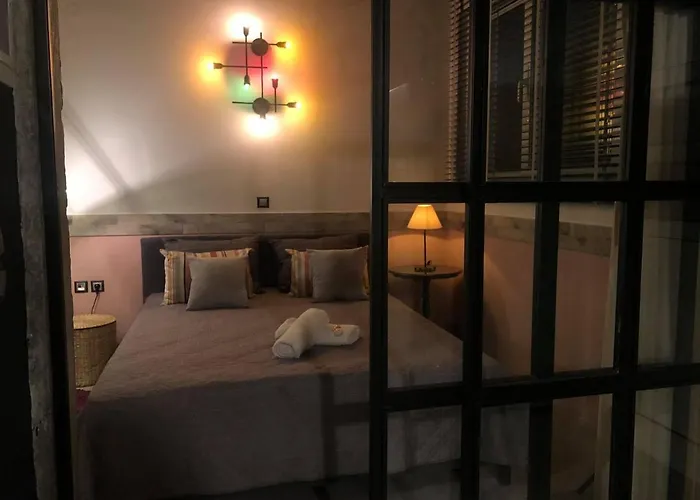 Amazing Semi-basement Art Easy Walk To Centre * Nafplio