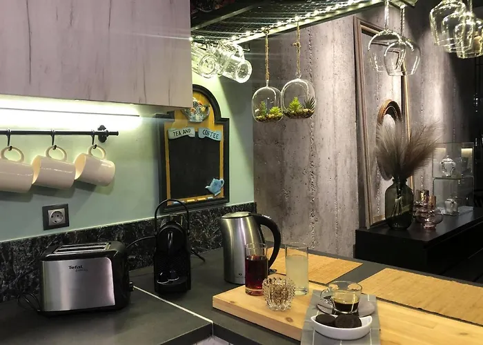 Amazing Semi-basement Art Easy Walk To Centre شقة *