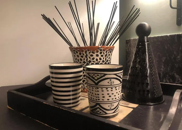 Amazing Semi-basement Art Easy Walk To Centre Nafplio