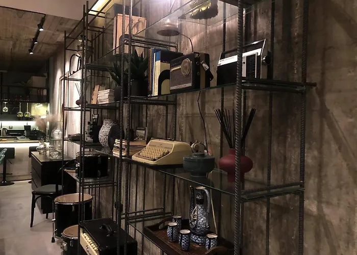 Amazing Semi-basement Art Easy Walk To Centre Апартаменты *